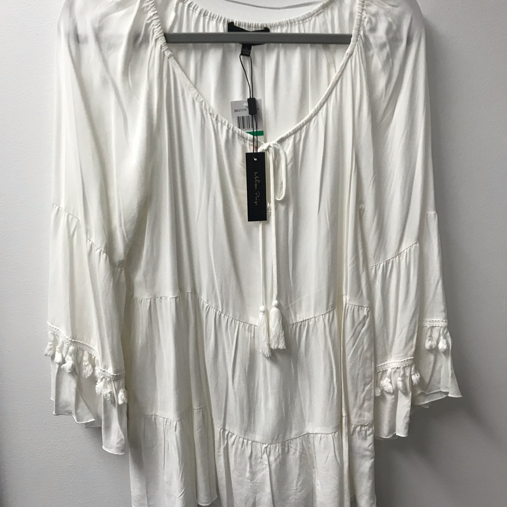 Beautiful whitish cream Large blouse - New Tags